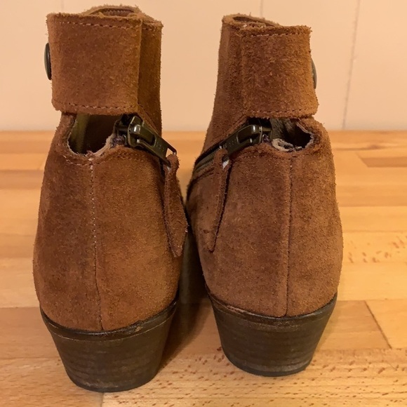 Gee Wawa Suede Pointed Toe Booties 7.5 - Picture 5 of 10